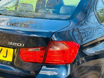 BMW 3 SERIES 2.0 320i SE Saloon 4dr Petrol Auto Euro 6 (s/s) (184 ps)