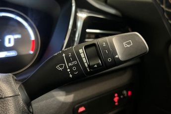 KIA NIRO 64kWh 2 SUV 5dr Electric Auto (201 bhp) Reverse Camera, Rear Par