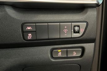 KIA NIRO 64kWh 2 SUV 5dr Electric Auto (201 bhp) Reverse Camera, Rear Par