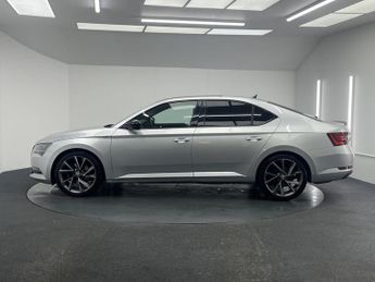 SKODA SUPERB 1.5 TSI ACT SportLine Hatchback 5dr Petrol DSG Euro 6 (s/s) (150