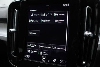 VOLVO XC40 2.0 D3 Momentum SUV 5dr Diesel Auto Euro 6 (s/s) (150 ps)