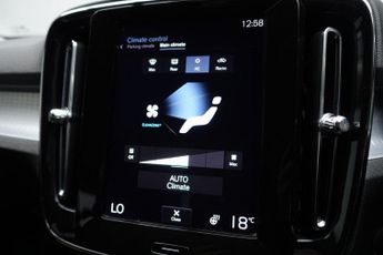 VOLVO XC40 2.0 D3 Momentum SUV 5dr Diesel Auto Euro 6 (s/s) (150 ps)