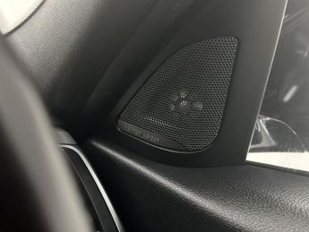 BMW 3 SERIES 2.0 320i M Sport Shadow Edition Touring 5dr Petrol Auto Euro 6 (