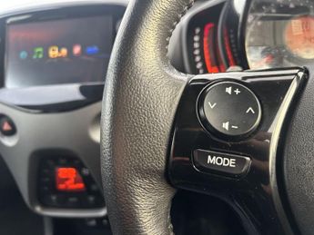 TOYOTA AYGO 1.0 VVT-i x-trend Hatchback 5dr Petrol x-shift Euro 6 (Safety Se