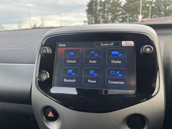 TOYOTA AYGO 1.0 VVT-i x-trend Hatchback 5dr Petrol x-shift Euro 6 (Safety Se