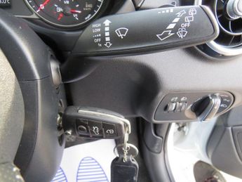 AUDI A1 1.4 TFSI S line Sportback 5dr Petrol S Tronic Euro 5 (s/s) (122 