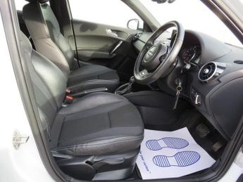 AUDI A1 1.4 TFSI S line Sportback 5dr Petrol S Tronic Euro 5 (s/s) (122 