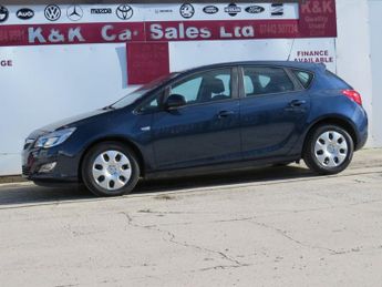 VAUXHALL ASTRA 1.6 16v Exclusiv Hatchback 5dr Petrol Auto Euro 5 (115 ps)