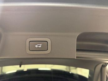 JAGUAR F-PACE 2.0 D180 R-Sport SUV 5dr Diesel Auto AWD Euro 6 (s/s) (180 ps)