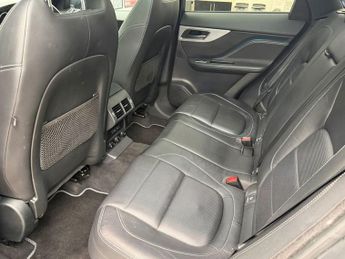 JAGUAR F-PACE 2.0 D180 R-Sport SUV 5dr Diesel Auto AWD Euro 6 (s/s) (180 ps)