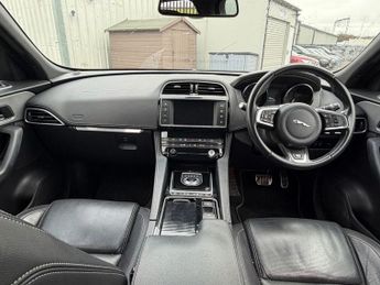 JAGUAR F-PACE 2.0 D180 R-Sport SUV 5dr Diesel Auto AWD Euro 6 (s/s) (180 ps)