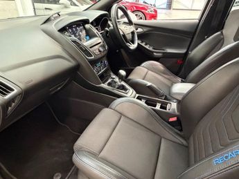 FORD FOCUS 2.3T EcoBoost RS Hatchback 5dr Petrol Manual AWD Euro 6 (s/s) (3