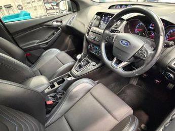 FORD FOCUS 2.3T EcoBoost RS Hatchback 5dr Petrol Manual AWD Euro 6 (s/s) (3