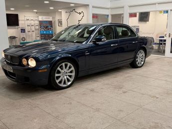 Jaguar XJ 2.7 TD Executive Saloon 4dr Diesel Automatic (214 g/km, 204 bhp)