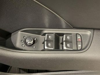 AUDI A3 1.5 TFSI CoD 35 S line Sportback 5dr Petrol S Tronic Euro 6 (s/s