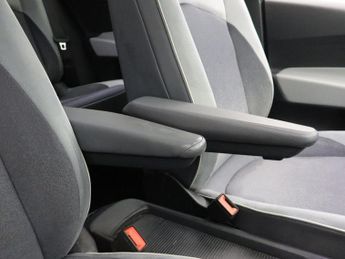 VOLKSWAGEN ID.3 Pro Performance 58kWh Tech Hatchback 5dr Electric Auto (204 ps)