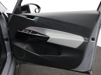 VOLKSWAGEN ID.3 Pro Performance 58kWh Tech Hatchback 5dr Electric Auto (204 ps)