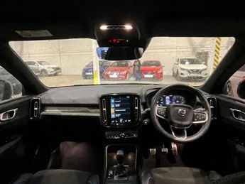 VOLVO XC40 1.5 T3 R-Design SUV 5dr Petrol Manual Euro 6 (s/s) (163 ps)