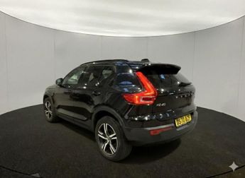 VOLVO XC40 1.5 T3 R-Design SUV 5dr Petrol Manual Euro 6 (s/s) (163 ps)