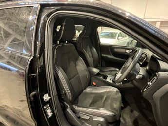 VOLVO XC40 1.5 T3 R-Design SUV 5dr Petrol Manual Euro 6 (s/s) (163 ps)