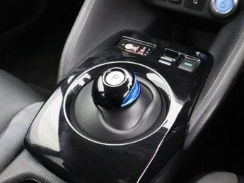 NISSAN LEAF 40kWh Tekna Hatchback 5dr Electric Auto (150 ps)