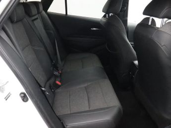 TOYOTA COROLLA 2.0 VVT-h GPF Design Touring Sports 5dr Petrol Hybrid CVT Euro 6