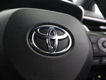 TOYOTA COROLLA 2.0 VVT-h GPF Design Touring Sports 5dr Petrol Hybrid CVT Euro 6