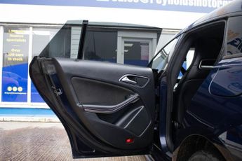 MERCEDES-BENZ CLA 2.1 CLA200d AMG Line Shooting Brake 5dr Diesel 7G-DCT Euro 6 (s/