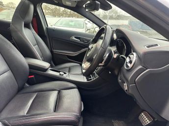 MERCEDES-BENZ GLA 2.1 GLA220d AMG Line (Premium Plus) SUV 5 Door Diesel Automatic 