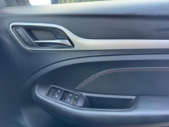 MG MG ZS 51.1kWh Trophy SUV 5dr Electric Auto (176 ps)