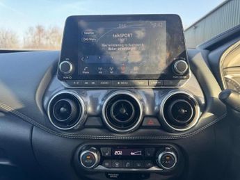 NISSAN JUKE 1.0 DIG-T Tekna SUV 5dr Petrol DCT Auto Euro 6 (s/s) (114 ps)