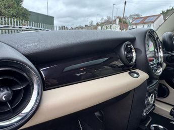 MINI HATCH 1.6 Cooper Hatchback 3dr Petrol Steptronic Euro 5 (122 ps)