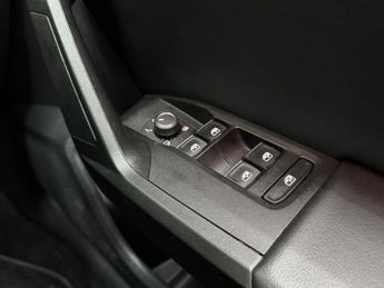 SEAT LEON 1.4 eHybrid 12.8kWh FR Estate 5dr Petrol Plug-in Hybrid DSG Euro