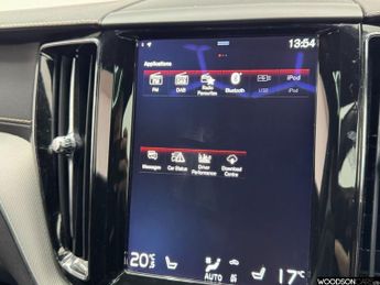 VOLVO XC60 2.0h T8 Twin Engine 10.4kWh R-Design Pro SUV 5dr Petrol Plug-in 