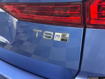 VOLVO XC60 2.0h T8 Twin Engine 10.4kWh R-Design Pro SUV 5dr Petrol Plug-in 