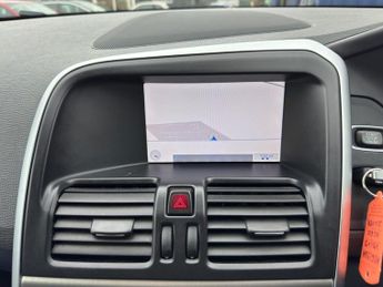 VOLVO XC60 2.0 T5 SE SUV 5dr Petrol Powershift Euro 5 (240 ps)