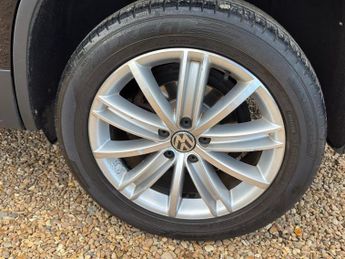 VOLKSWAGEN TIGUAN 2.0 TDI BlueMotion Tech Match Edition SUV 5dr Diesel DSG 4WD Eur