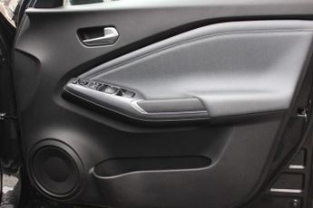 NISSAN JUKE 1.0 DIG-T N-Connecta SUV 5dr Petrol DCT Auto Euro 6 (s/s) (114 p