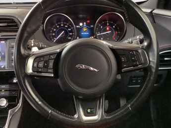 JAGUAR XE 2.0d R-Sport Saloon 4dr Diesel Auto Euro 6 (s/s) (180 ps)