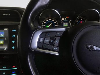 JAGUAR F-PACE 2.0 D180 Prestige SUV 5dr Diesel Auto AWD Euro 6 (s/s) (180 ps)