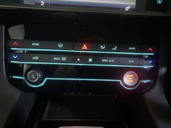 JAGUAR F-PACE 2.0 D180 Prestige SUV 5dr Diesel Auto AWD Euro 6 (s/s) (180 ps)