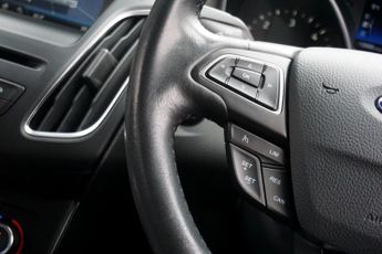 FORD FOCUS 1.5 TDCi Titanium Hatchback Diesel Powershift Euro 6 (s/s) 5dr -