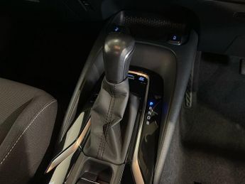 TOYOTA COROLLA 1.8 VVT-h Icon Tech Hatchback 5dr Petrol Hybrid CVT Euro 6 (s/s)