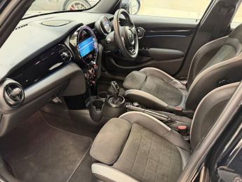 MINI HATCH 2.0 Cooper S Sport Hatchback 5dr Petrol Steptronic Euro 6 (s/s) 