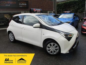 Toyota AYGO 1.0 VVT-i x-play Hatchback 5dr Petrol Manual Euro 6 (71 ps)