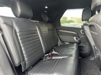 LAND ROVER DISCOVERY 3.0 SD V6 HSE SUV 5dr Diesel Auto 4WD Euro 6 (s/s) (306 ps)