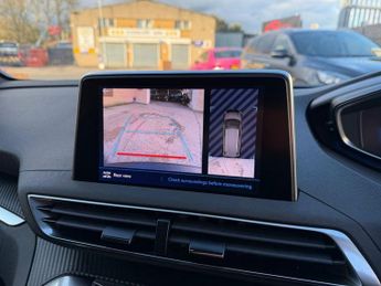 PEUGEOT 5008 1.5 BlueHDi Allure Premium + SUV 5dr Diesel EAT Euro 6 (s/s) (13