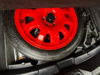 JAGUAR XE 2.0d Portfolio Saloon 4dr Diesel Auto Euro 6 (s/s) (180 ps)