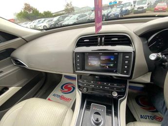 JAGUAR XE 2.0d Portfolio Saloon 4dr Diesel Auto Euro 6 (s/s) (180 ps)