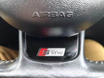 AUDI A4 2.0 TDI Black Edition Saloon 4dr Diesel Multitronic Euro 5 (s/s)